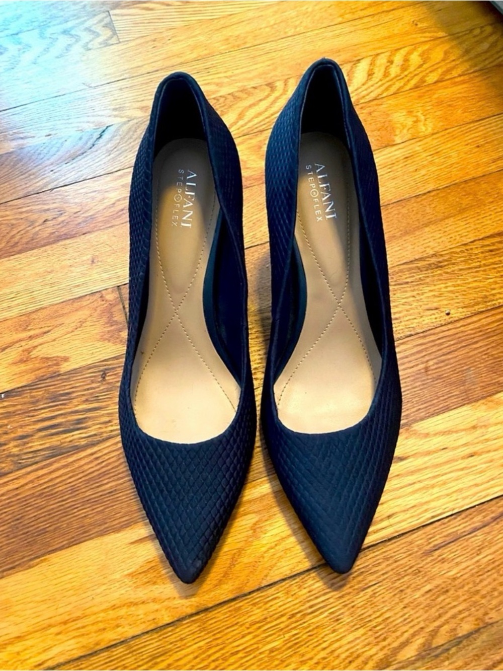 Alfani Step ’N Flex Navy Textured Heels | Size 9.5M | Classic Pointed Pumps